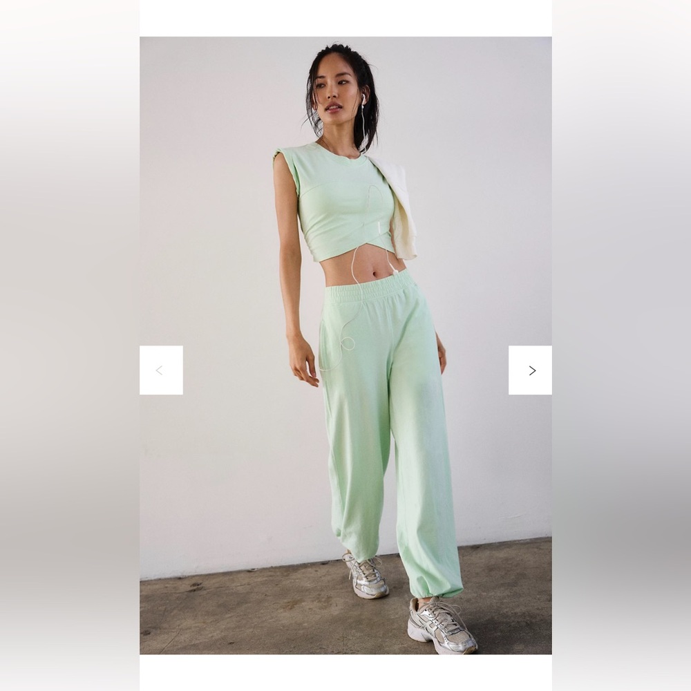SOLD Hot Shot crossover set free people movement